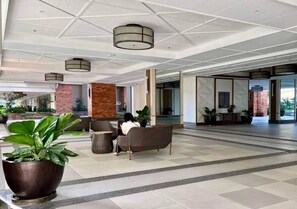 Lobby - Cozy LUZZO HOME 1-br luxury condo in  Kapitolyo pasig area 2mins away from BGC (Pasig)