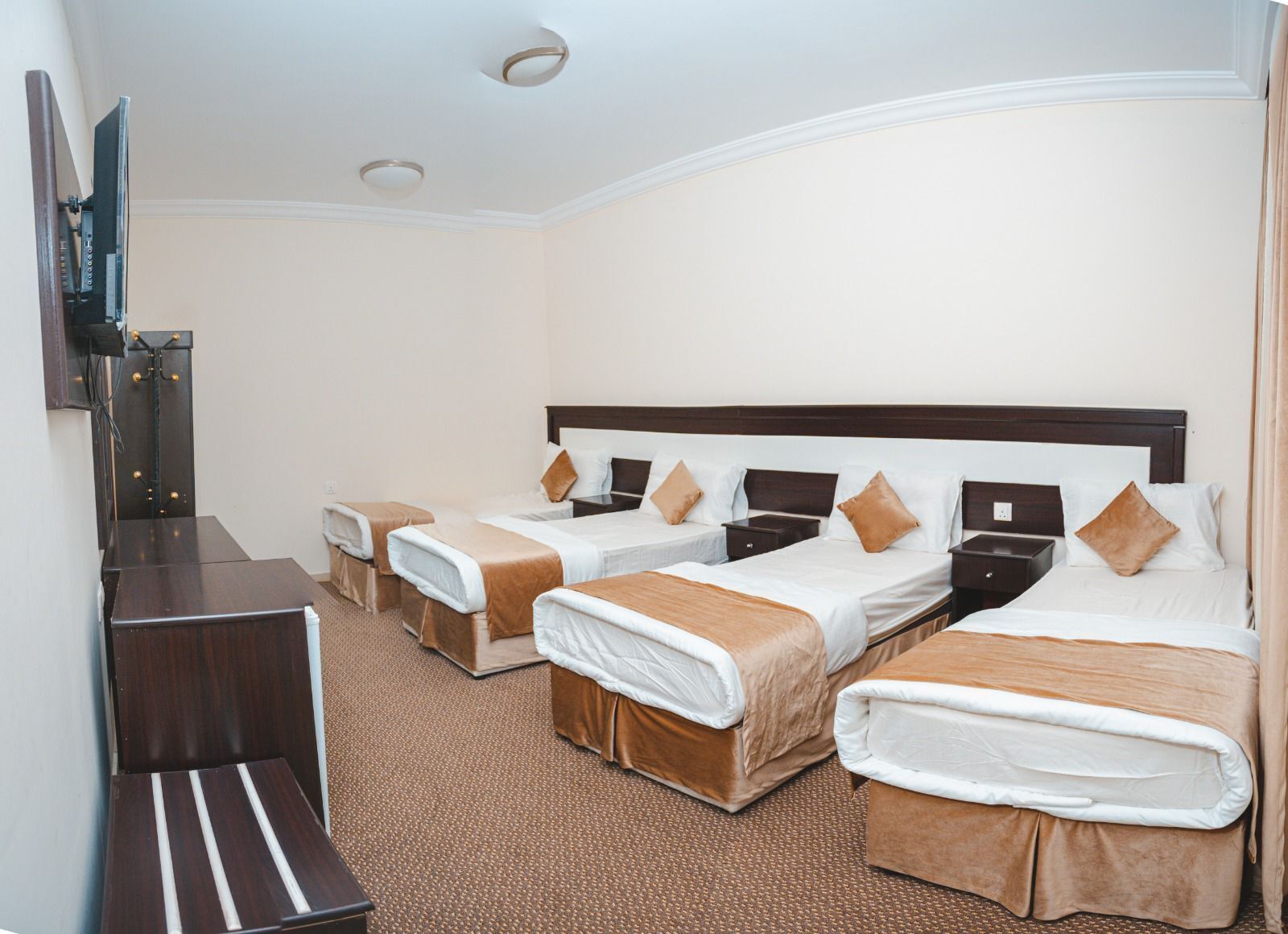 Deluxe Quadruple Room | Free WiFi