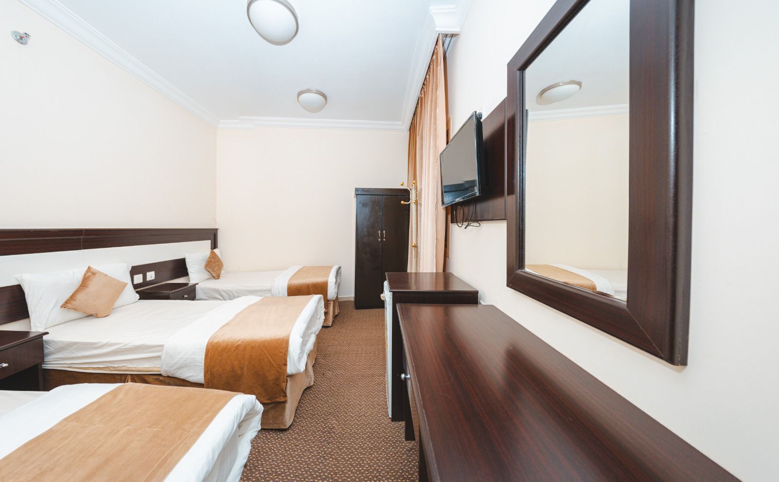 Deluxe Triple Room | Free WiFi