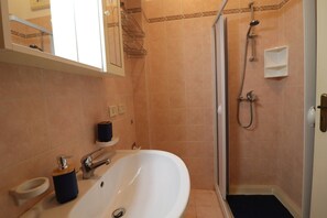 House, 2 Bedrooms, Smoking, Balcony | Bathroom - Casa Rossella in Otranto (Otranto)