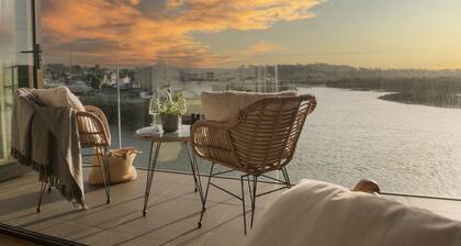 10 Cannery Row - Stunning Views - Free WiFi & Parking - Pet Welcome