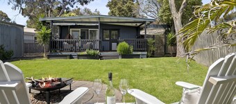 Ohana Hale, Safety Beach - Relaxed Coastal Hideaway. Steps to the Beach. Perfect for Families & Friends