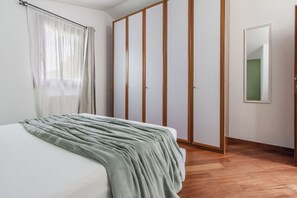 Room - Roth Apartment – Elegant & Bright – Close to the city center (Sassari)