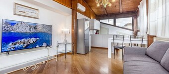 Roth Apartment – Elegant & Bright – Close to the city center