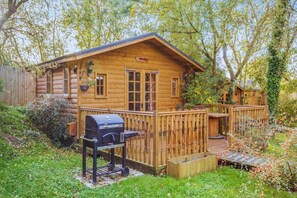 Property grounds - Lions House, Cambridge (Westley Waterless)