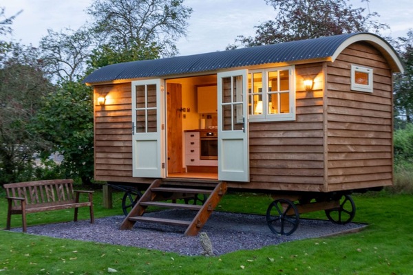 Glamping stay for two in Shropshire