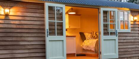 تفاصيل الفندق من الخارج