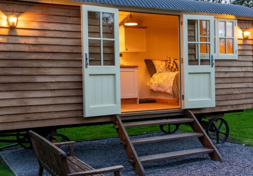 Shepherds Hut at Snowdon Farm, Birmingham