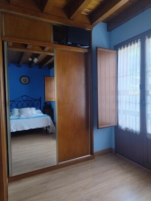 Room - Casa Angelita Intriago: Rural Retreat near Cangas de Onís (Cangas de Onís)