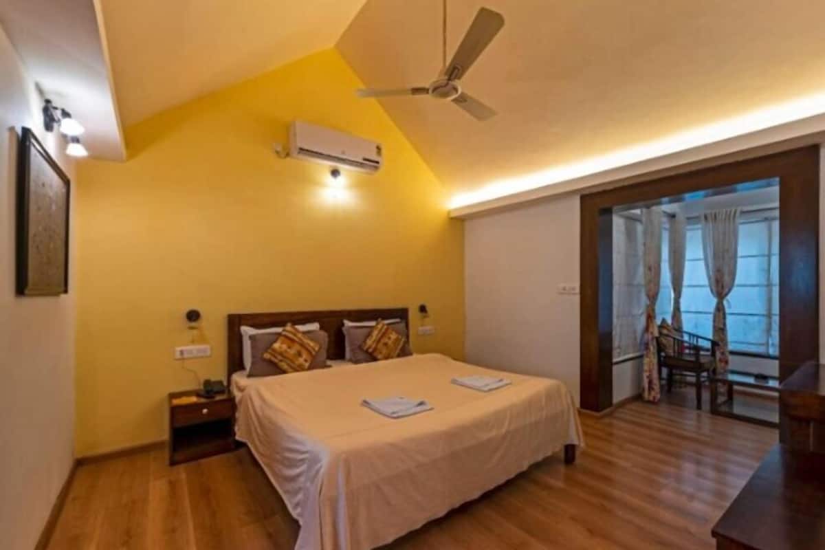 Standard Cottage | Free rollaway beds, free WiFi, bed sheets