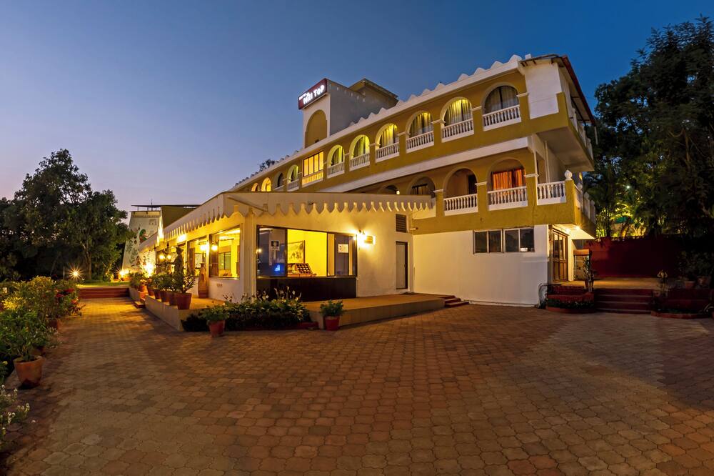 Hotel Hilltop by Fidato Hotels