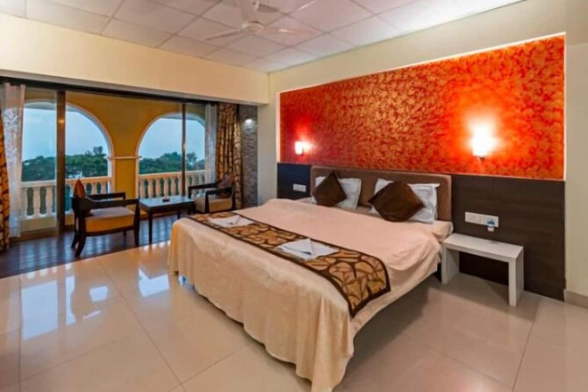 Executive Room | Free rollaway beds, free WiFi, bed sheets