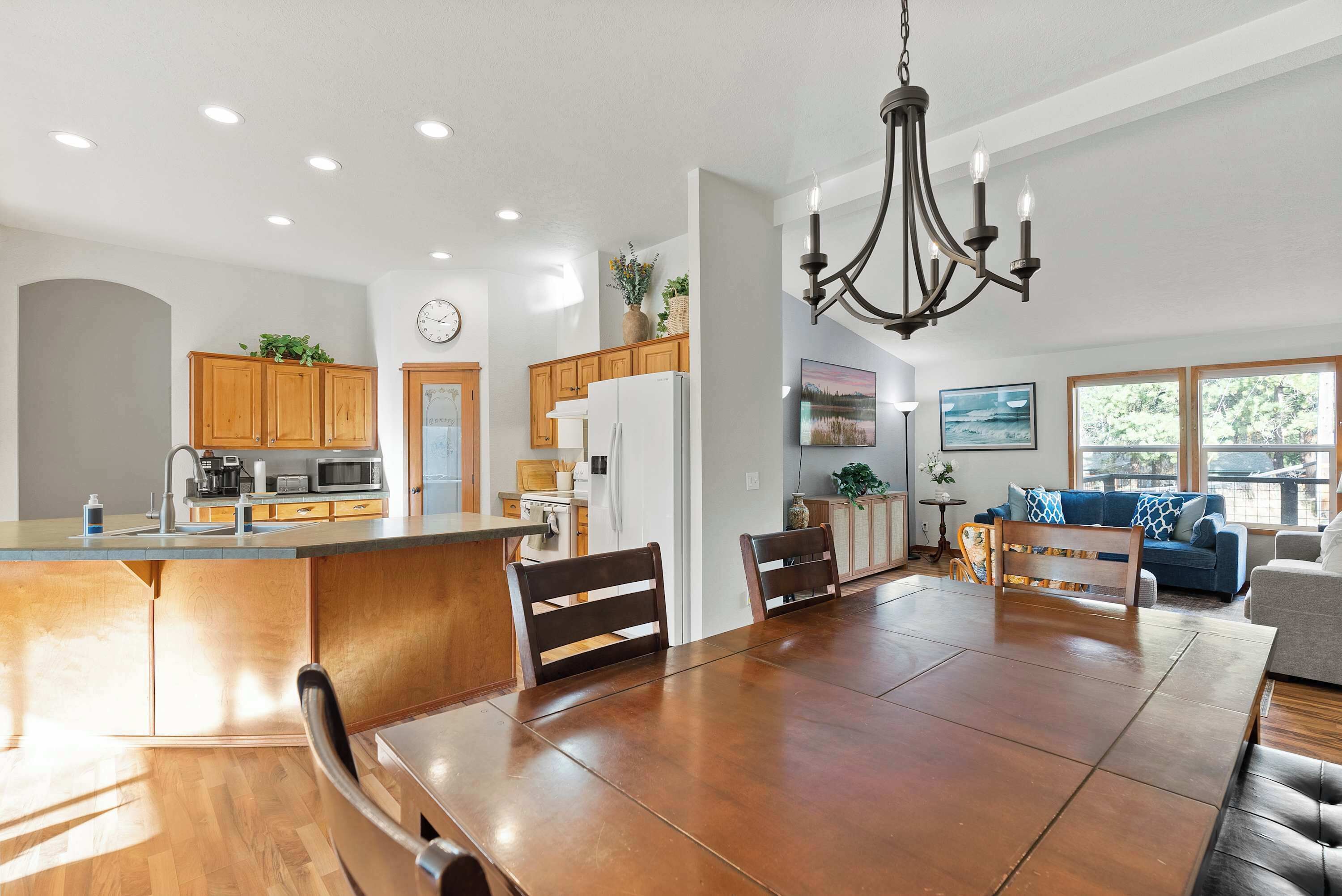House, Multiple Beds, Patio, Garden View (Just Around the Bend) | Dining