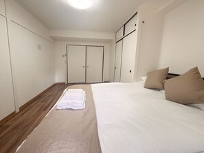 Room - 2-Minute walk from Ogimachi Station (Osaka)