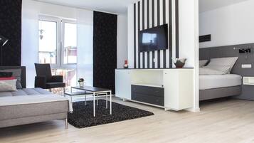 Apartment, Balcony, City View | Living area