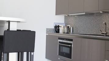 Apartment, Balcony, City View | Private kitchen