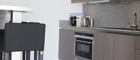 Apartment, Balcony, City View | Private kitchen