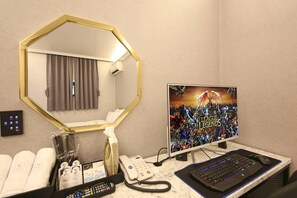Standard Double Room, City View | Desk, laptop workspace, free WiFi - Bucheon Daon Hotel (Bucheon)