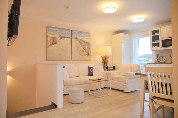 TV, stereo - Südstrand Apartment - your modern hideaway for a relaxing Baltic Sea vacation (Grömitz)