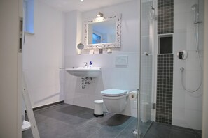Shower - Südstrand Apartment - your modern hideaway for a relaxing Baltic Sea vacation (Grömitz)