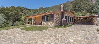 Casa Leomilda is a detached house surrounded by mountains, just a five-minute drive from Tertenia’s main beach, Foxi Manna. It’s the perfect choice for those seeking peace, nature, and comfort in a private and welcoming setting.The house can accommod