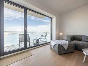 TV, fireplace, stereo - Rooftop Garden 2 - Balcony, Private Parking, Fireplace, Sea View, Finnish Sauna (Olpenitz)