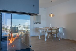 Dining - Rooftop Garden 3 - Balcony, Private Parking, Fireplace, Sea View, Finnish Sauna (Olpenitz)