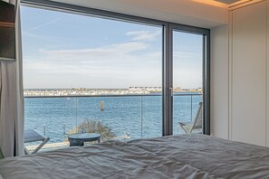 2 bedrooms, iron/ironing board, travel cot, free WiFi - Rooftop Garden 4 - Balcony, Private Parking, Fireplace, Sea View, Finnish Sauna (Olpenitz)