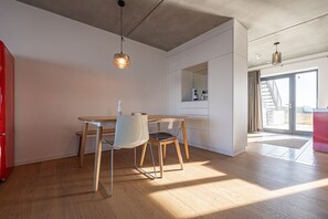 Dining - Rooftop Garden 4 - Balcony, Private Parking, Fireplace, Sea View, Finnish Sauna (Olpenitz)