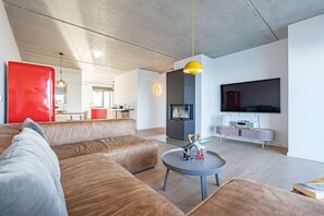 TV, fireplace, stereo - Rooftop Garden 4 - Balcony, Private Parking, Fireplace, Sea View, Finnish Sauna (Olpenitz)