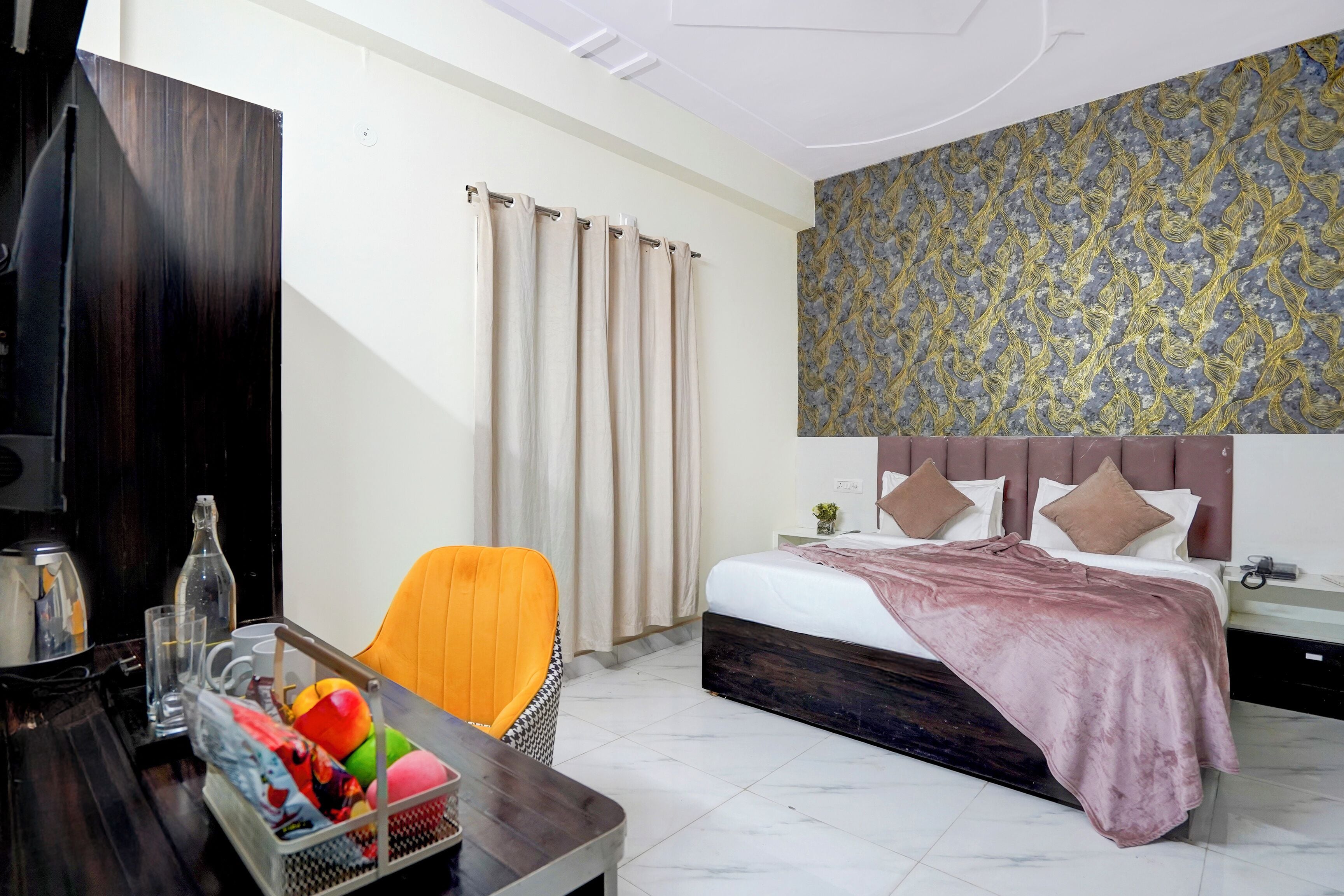 Deluxe Room, City View | Desk, laptop workspace, free WiFi