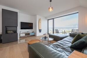 TV, fireplace, stereo - Rooftop Garden 6 - Sea View, Balcony, Private Parking Space, Fireplace, Sauna (Olpenitz)