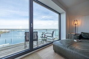 TV, fireplace, stereo - Rooftop Garden 6 - Sea View, Balcony, Private Parking Space, Fireplace, Sauna (Olpenitz)