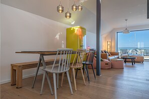 Dining - Rooftop Garden 7 - Sea View, Balcony, Private Parking Space, Fireplace, Sauna (Olpenitz)