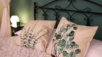 2 quartos, cofres nos quartos, ferros/tábuas de passar roupa