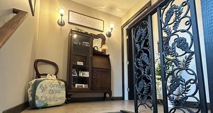 Loie’s Suite - room at Bramble House of Bloomingdale LLC, Bed & Breakfast