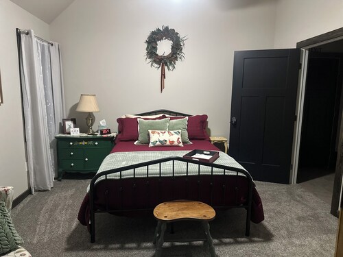 Loie’s Suite - room at Bramble House of Bloomingdale LLC, Bed & Breakfast 