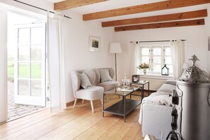 TV, fireplace, DVD player, stereo