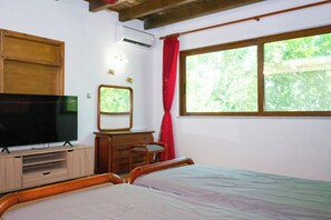 Iron/ironing board, WiFi, bed sheets - Koksinou Apartment 2 (96W9+4H Koskinou, Greece)