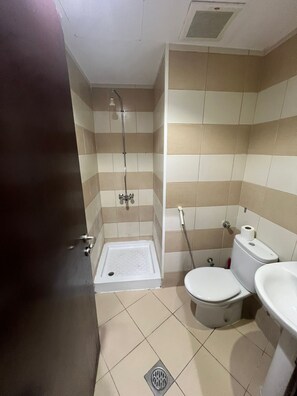 50-inch LCD TV with satellite channels - Manarat Al Aziza-3 (Makkah)