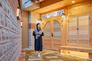 Exterior - HOTEL JAK INSADONG by ANOOK (Seoul)