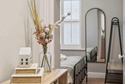 2BR Ground Floor • Parking • Central By Tempstay