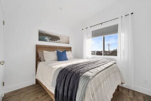 Bureau, fer et planche à repasser, Wi-Fi, literie fournie