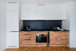 Fridge, microwave, oven, stovetop - Łódź Piotrkowska — Top Location, Parking (Łódź)