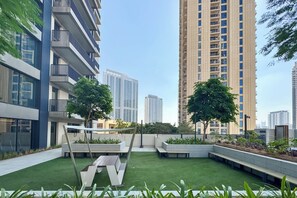 Exterior - PVH - Serene Central 2BR - Creek Horizon (Dubai)