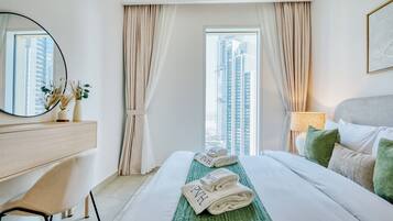 Lägenhet Premium - 2 sovrum - utsikt mot hamnen | Värdeförvaringsskåp på rummet, mörkläggningsgardiner och ljudisolering