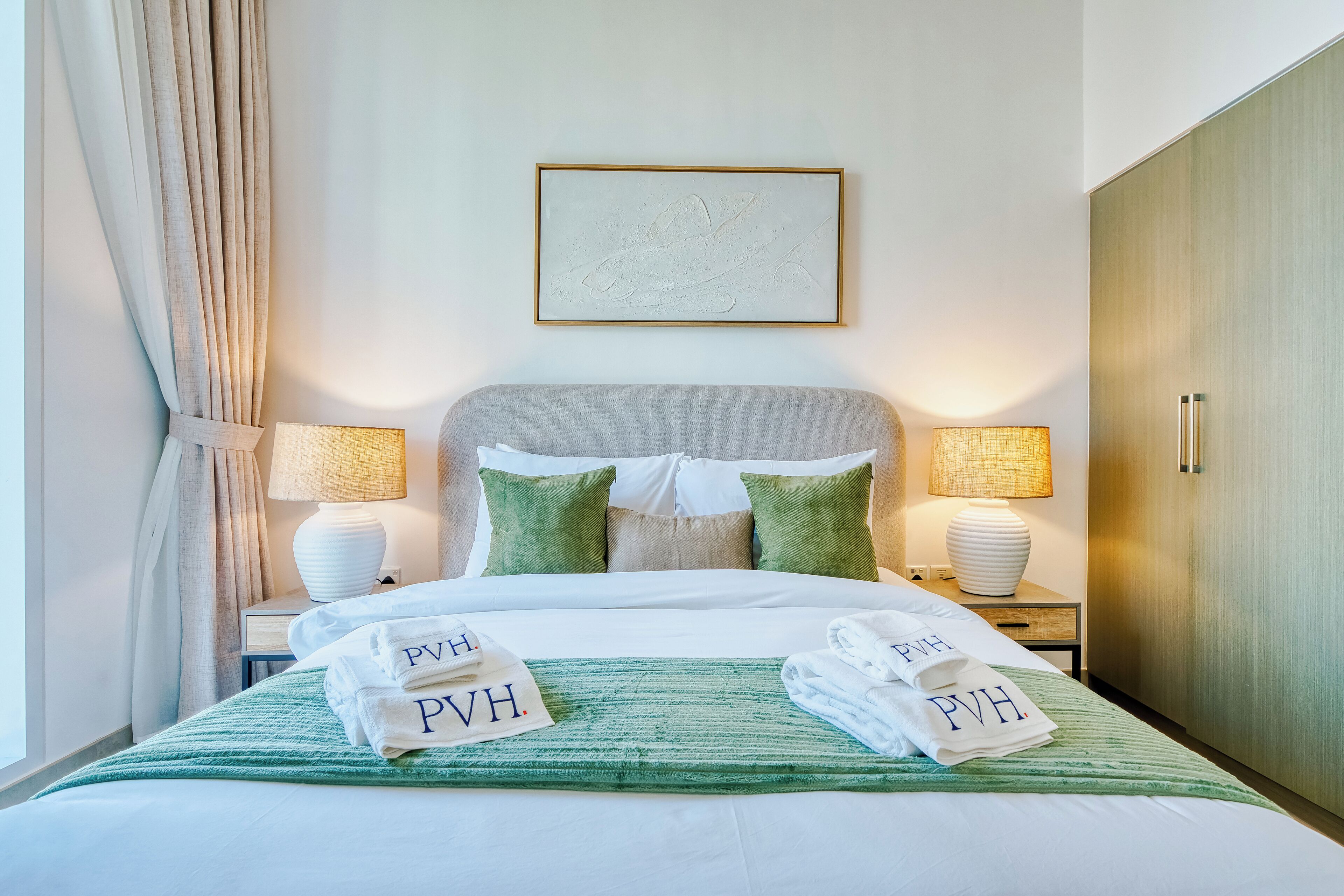 Appartement Premium, 2 chambres, vue port | Coffres-forts dans les chambres, rideaux occultants