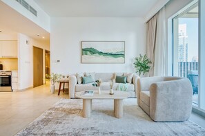 프리미엄 아파트, 침실 2개, 항구 전망 | 거실