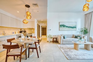 Interior - PVH - Serene Central 2BR - Creek Horizon (Dubai)