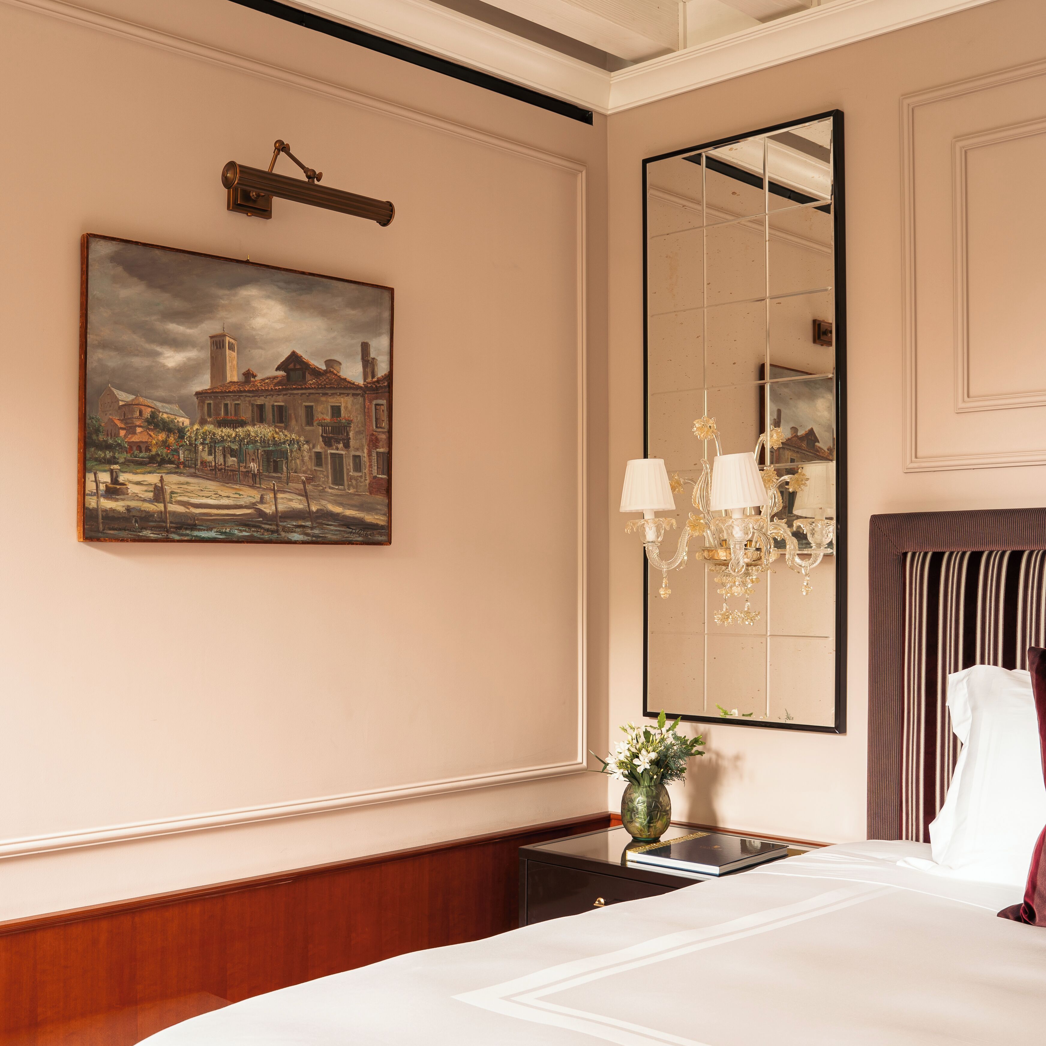 Deluxe Room | Free minibar items, in-room safe, desk, blackout drapes